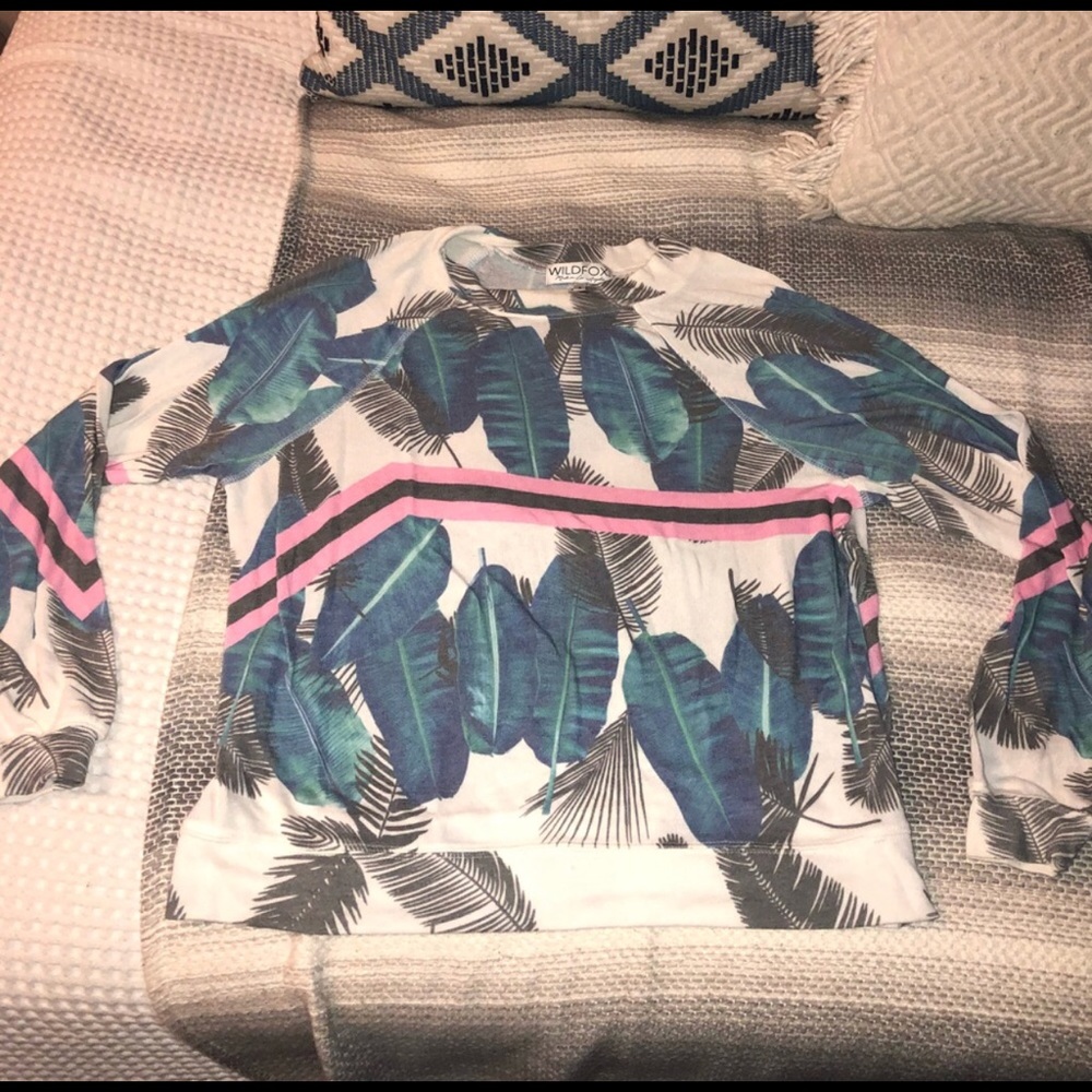 Wild fox sweater with minimal stains